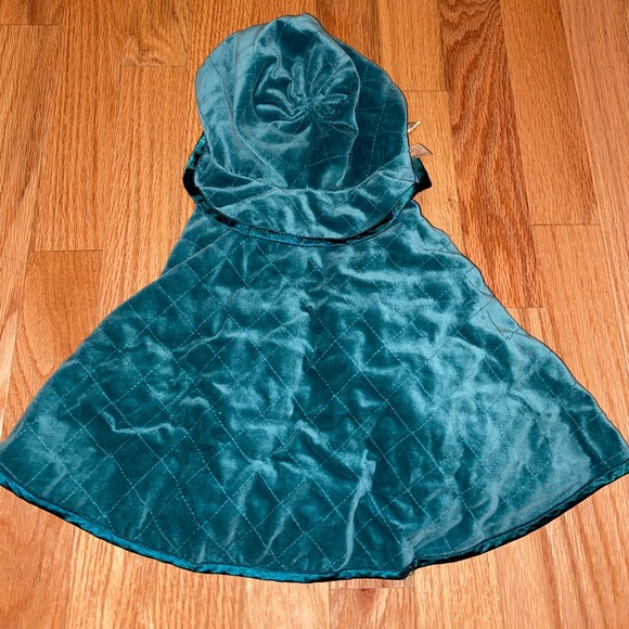 American Girl Green Cloak - Picture 3 of 3